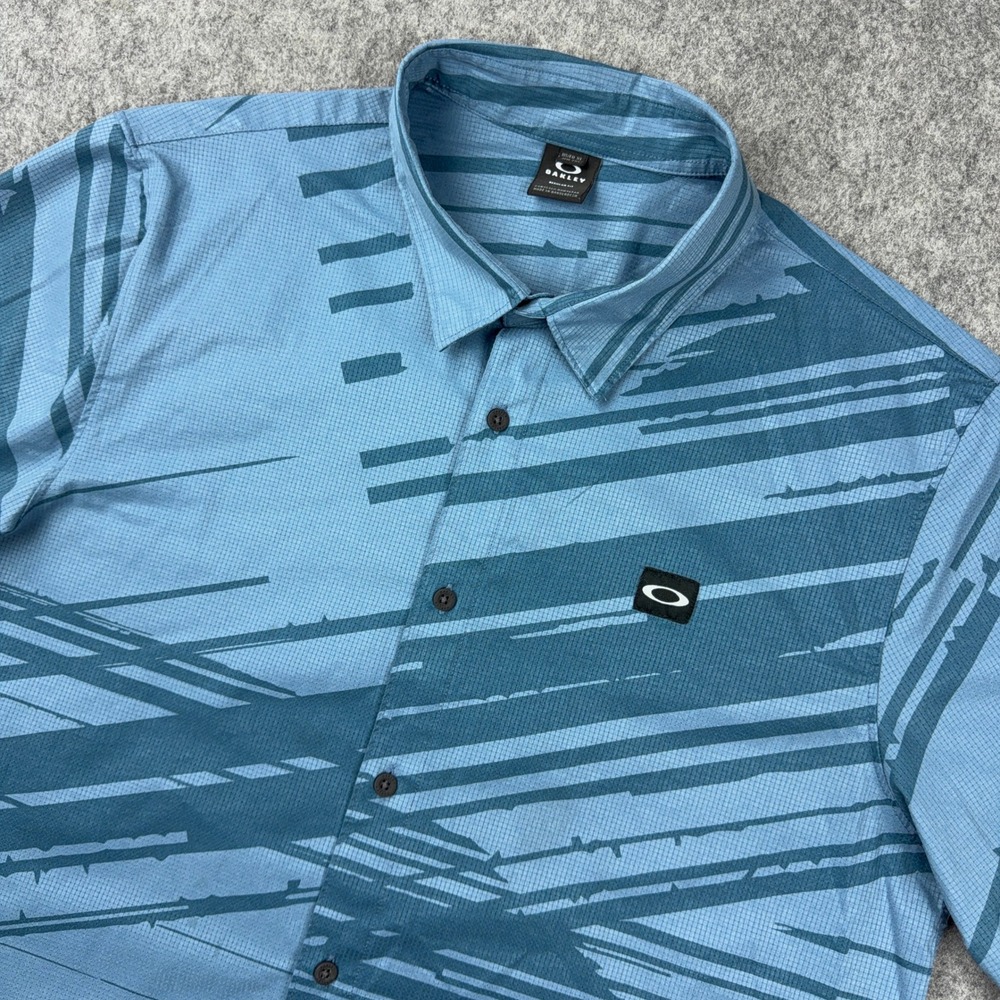 Oakley Shirt Mens XL Blue Tempo Woven Abstract Geometric Short Sleeve Button Up